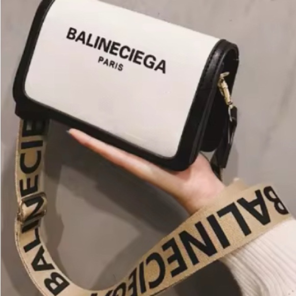 Black and White Women's Bag crossbody bag given as a gift no authenticity